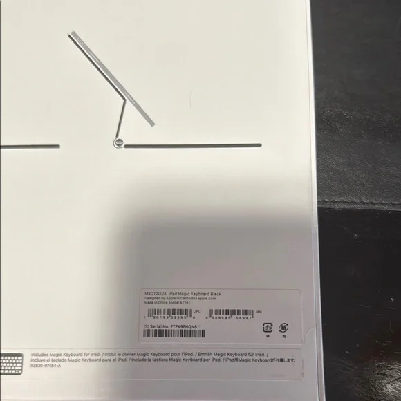 Apple iPad Magic Keyboard in Elegant Gray